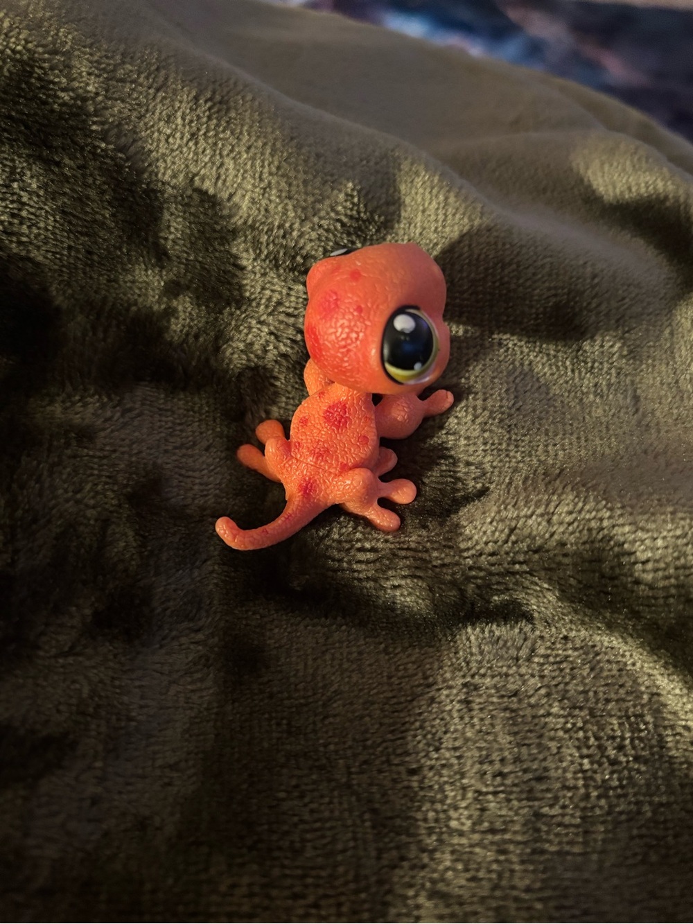 Littlest Pet Shop Orange Gecko Figurine with Big Eyes